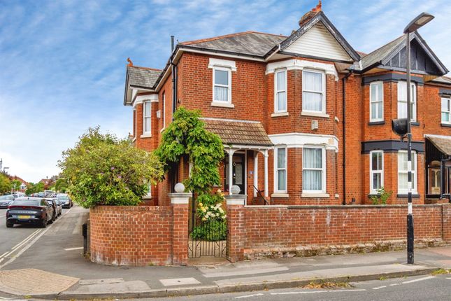 4 bed property, in St. James Road, £500,000