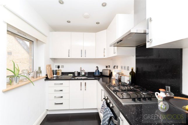 1 bed property, in Grange Park, £1,300,000
