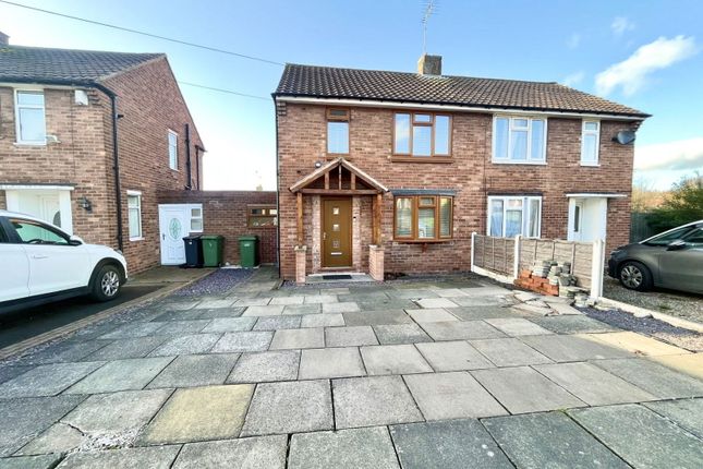 2 bed property, in Whitethorn Road, £220,000