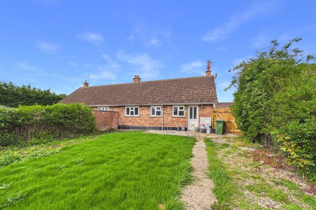2 bed property, in Pingle Bank, £230,000