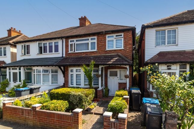 3 bed property, in Elm Road, £650,000