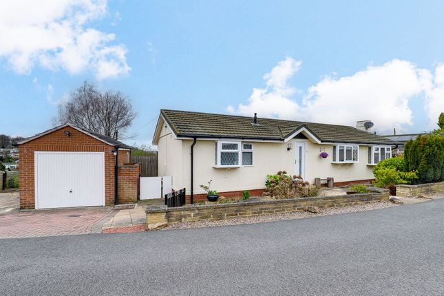 2 bed property, in Killarney Park, £165,000
