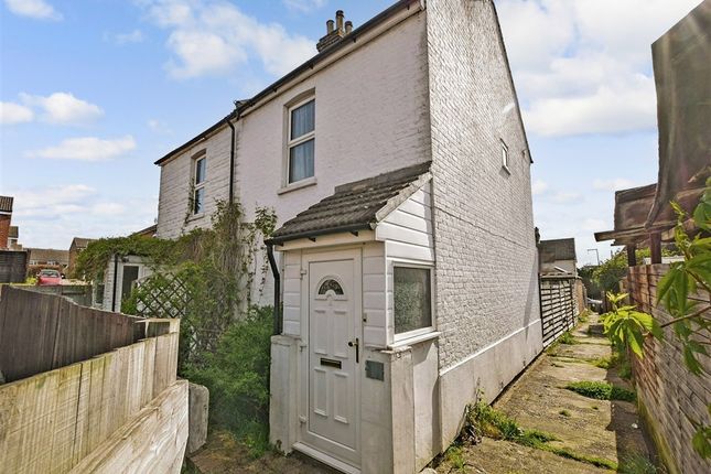 2 bed property, in Birling Road, £230,000