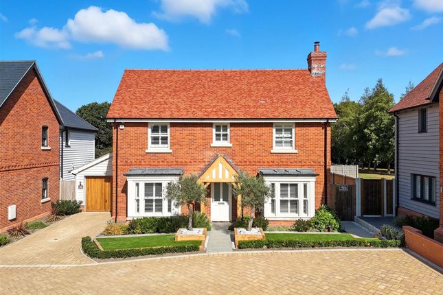 4 bed property, in Theydon Meadows, £1,100,000