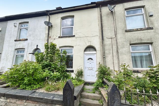2 bed property, in Bolton Road, £100,000