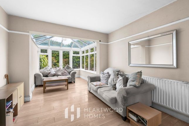 4 bed property, in Ragged Hall Lane, £800,000