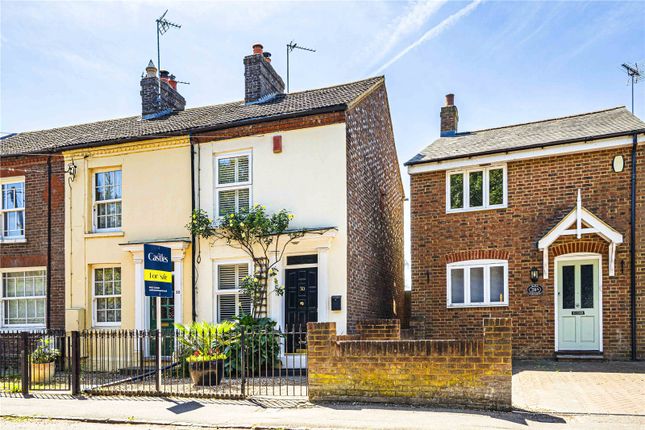 2 bed property, in High Street, £325,000
