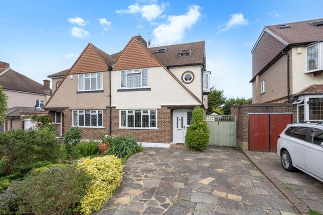 4 bed property, in Elmwood Drive, £750,000