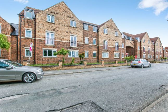 2 bed property, in Wyberton West Road, £60,000