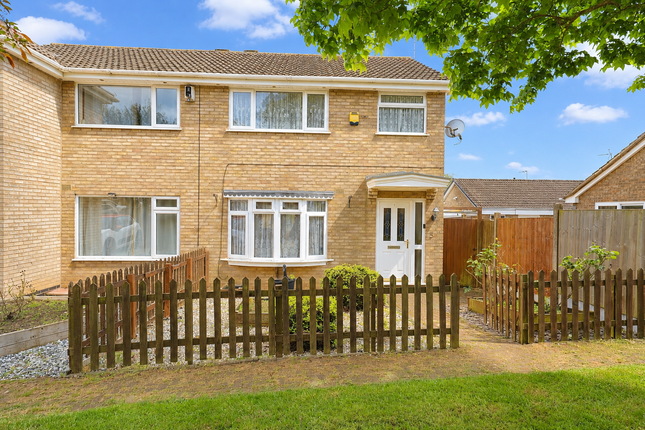 3 bed property, in Nook Close, £250,000