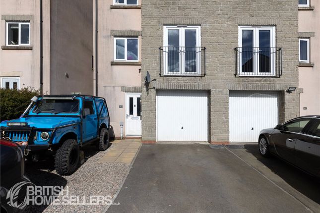 3 bed property, in Chestnut Drive, £280,000