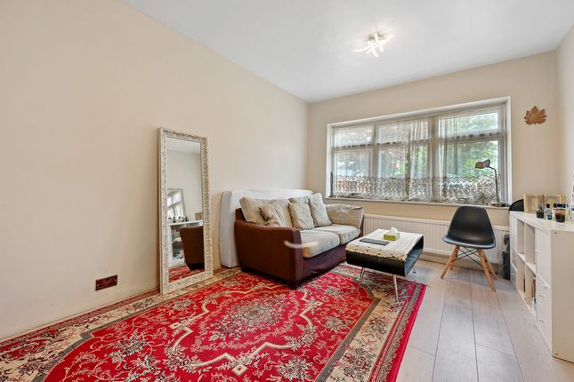 5 bed property, in Foster Road, £1,395,000