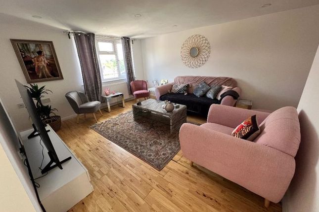 6 bed property, in Abercorn Road, £1,000,000