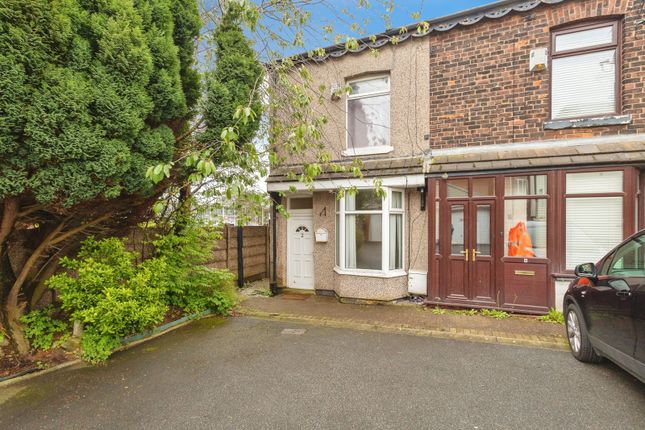2 bed property, in Park Square, £155,000