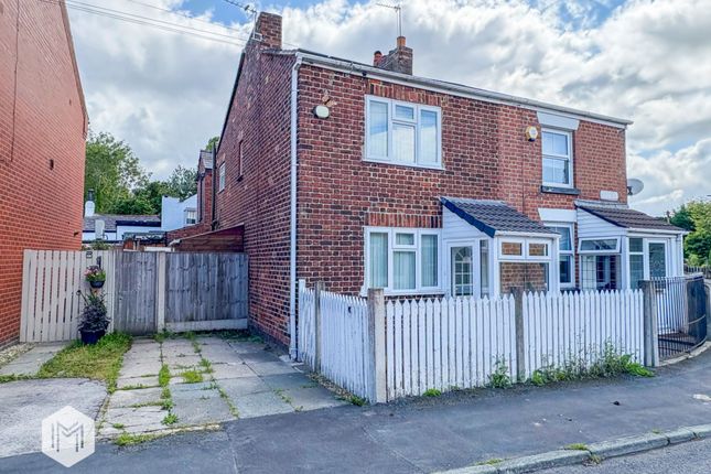 2 bed property, in Shaw Street, £220,000