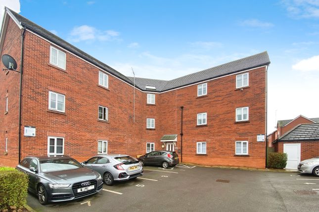 2 bed property, in Rectory Court, £115,000