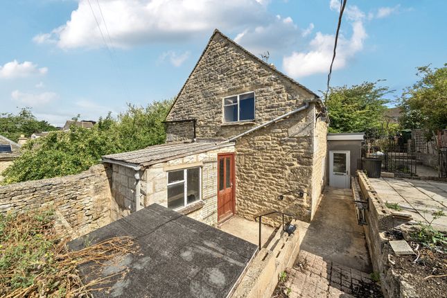 2 bed property, in Burcombe, £190,000