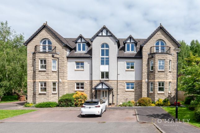 2 bed property, in Grant Drive, £209,995