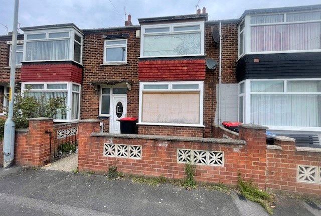 3 bed property, in Stratford Crescent, £90,000