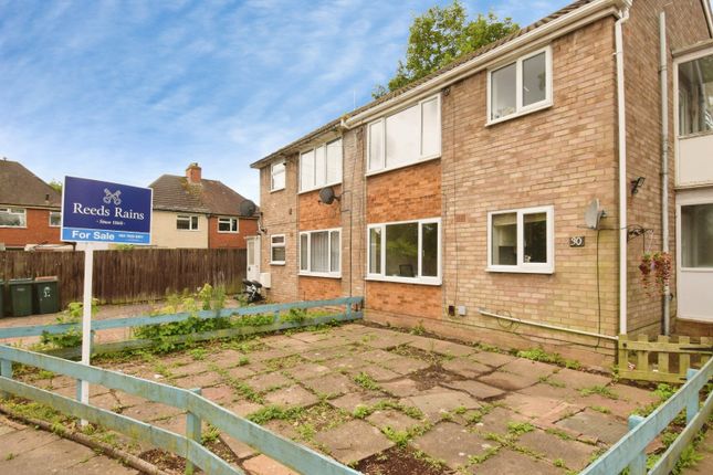 2 bed property, in Deegan Close, £100,000