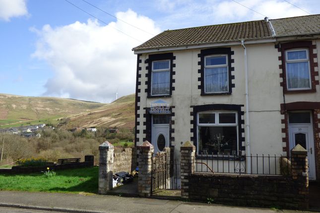 2 bed property, in Wyndham Street, £77,500