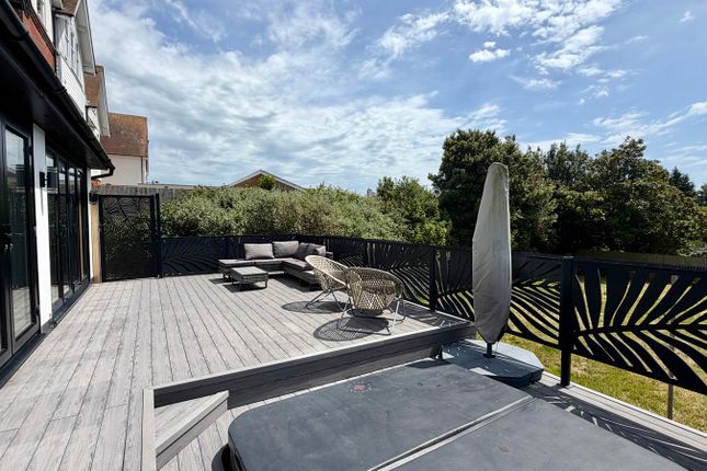 2 bed property, in Hastings Road, £349,950