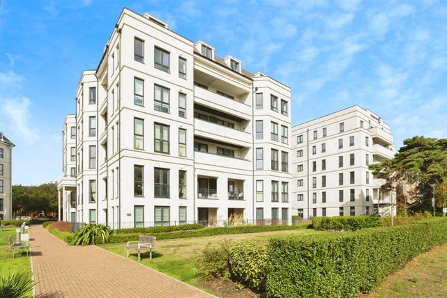 2 bed property, in West Cliff Road, £300,000