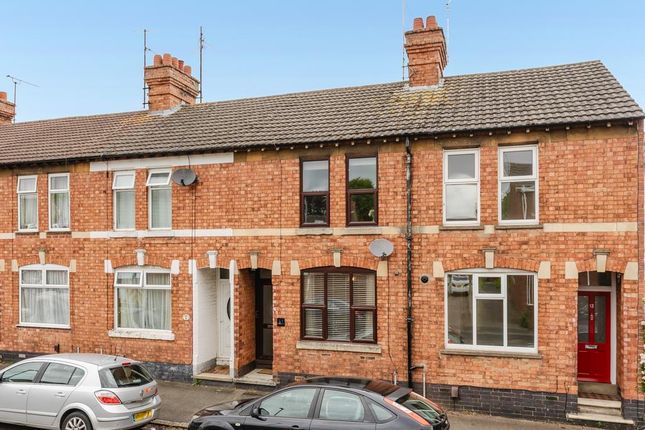 2 bed property, in Russell Street, £180,000