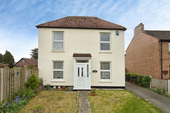 3 bed property, in Burmarsh Road, £400,000