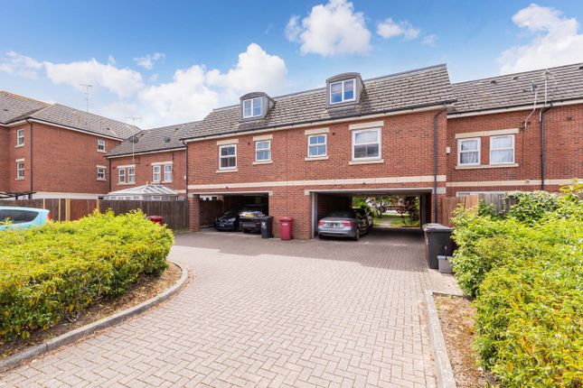 2 bed property, in 219 London Road, £315,000