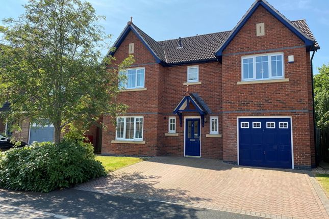 4 bed property, in Parkland Drive, £385,000