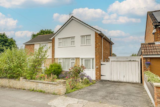 3 bed property, in Russell Way, £325,000