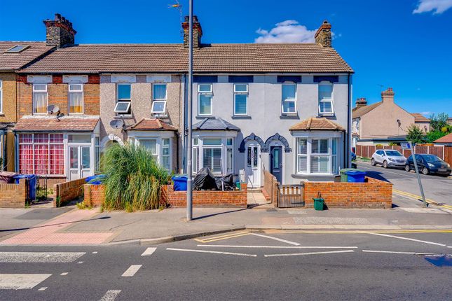 3 bed property, in London Road, £300,000