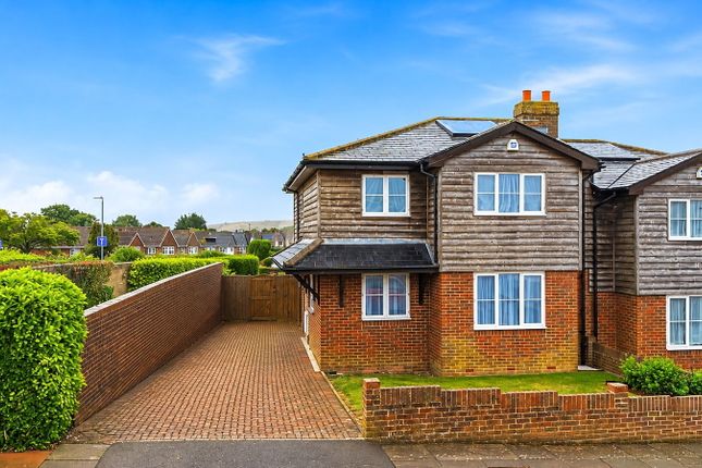 3 bed property, in Warren Rise, £550,000