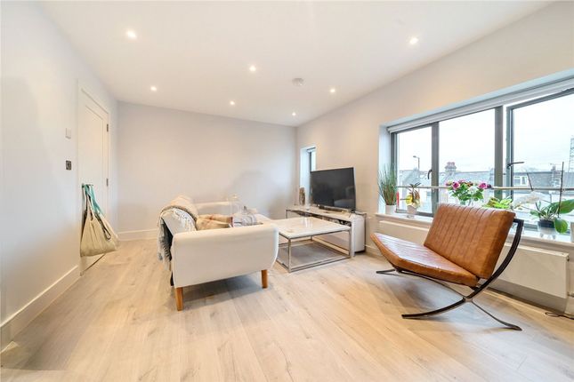 1 bed property, in Cowdrey Road, £300,000