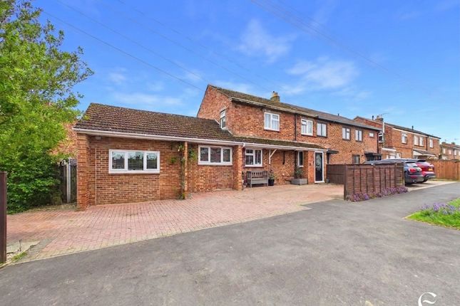 4 bed property, in Willoughby Road, £400,000