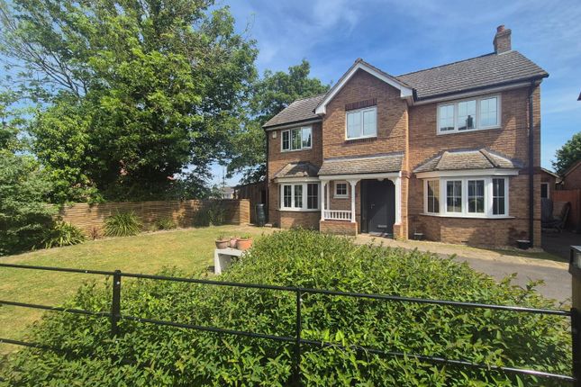 5 bed property, in Chalkhill Barrow, £725,000