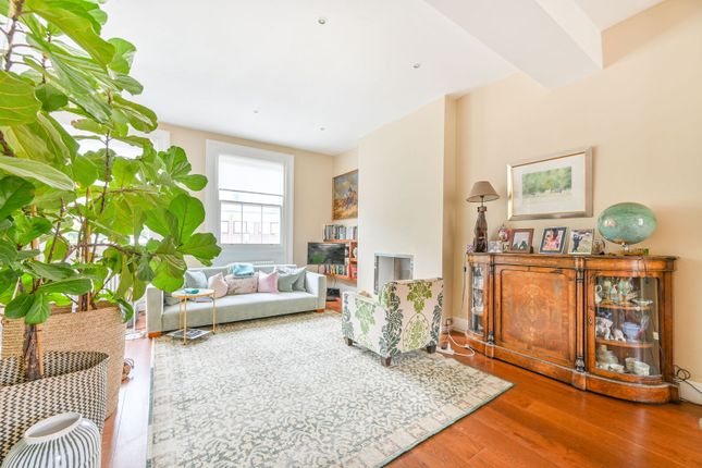 3 bed property, in Cornwall Crescent, £1,300,000
