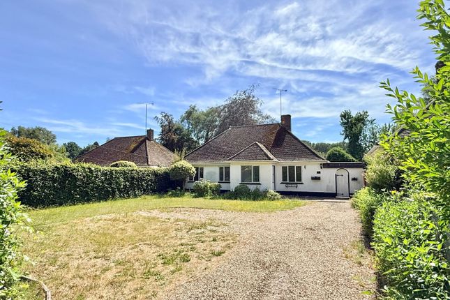 2 bed property, in Manor Road, £400,000