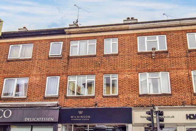 2 bed property, in High Street, £250,000