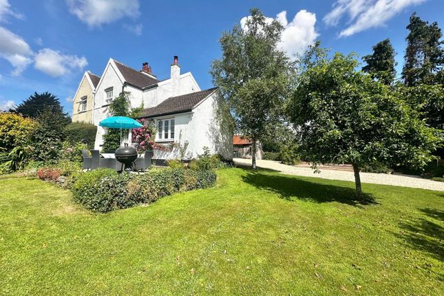 2 bed property, in Oakford, £475,000
