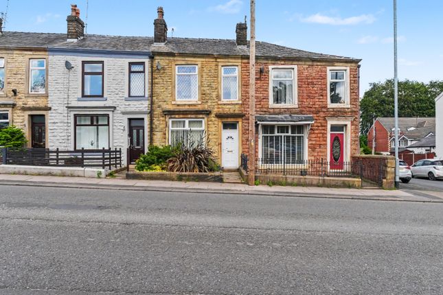 3 bed property, in Market Street, £200,000