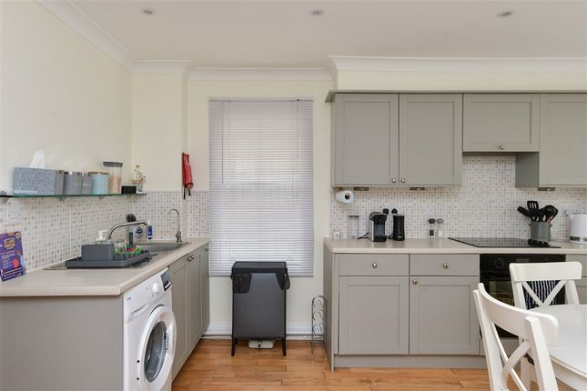 2 bed property, in Union Square, £375,000