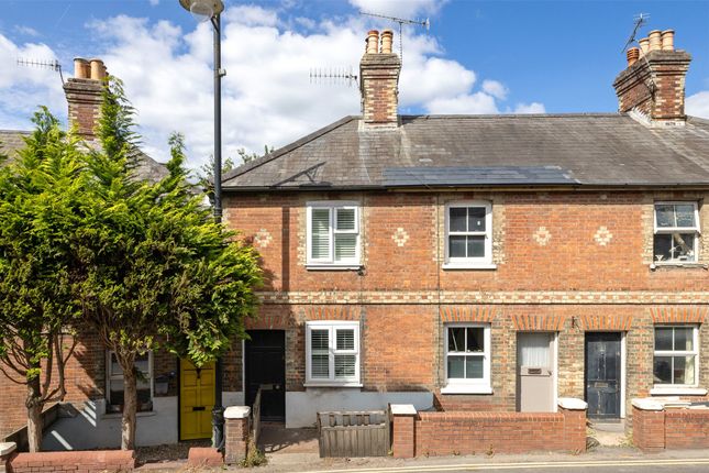 2 bed property, in Haslemere, £350,000