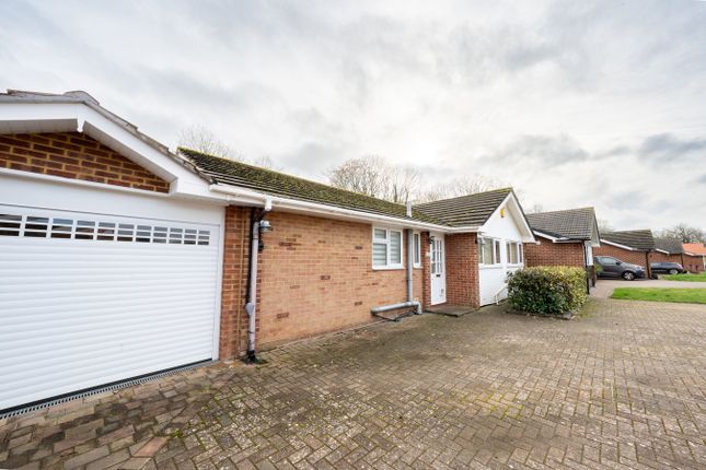 3 bed property, in Woodmere Avenue, £675,000