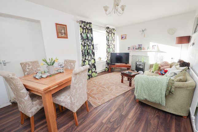 3 bed property, in Granary Close, £150,000