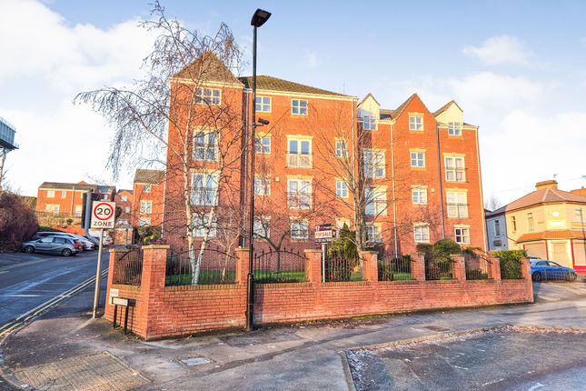 2 bed property, in Swan Court, £75,000