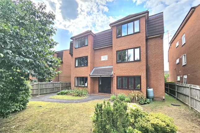 2 bed property, in Park Road, £210,000