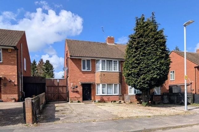 3 bed property, in Teddington Gardens, £275,000