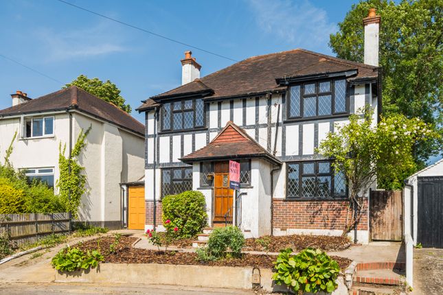 3 bed property, in Kingsdown Avenue, £650,000